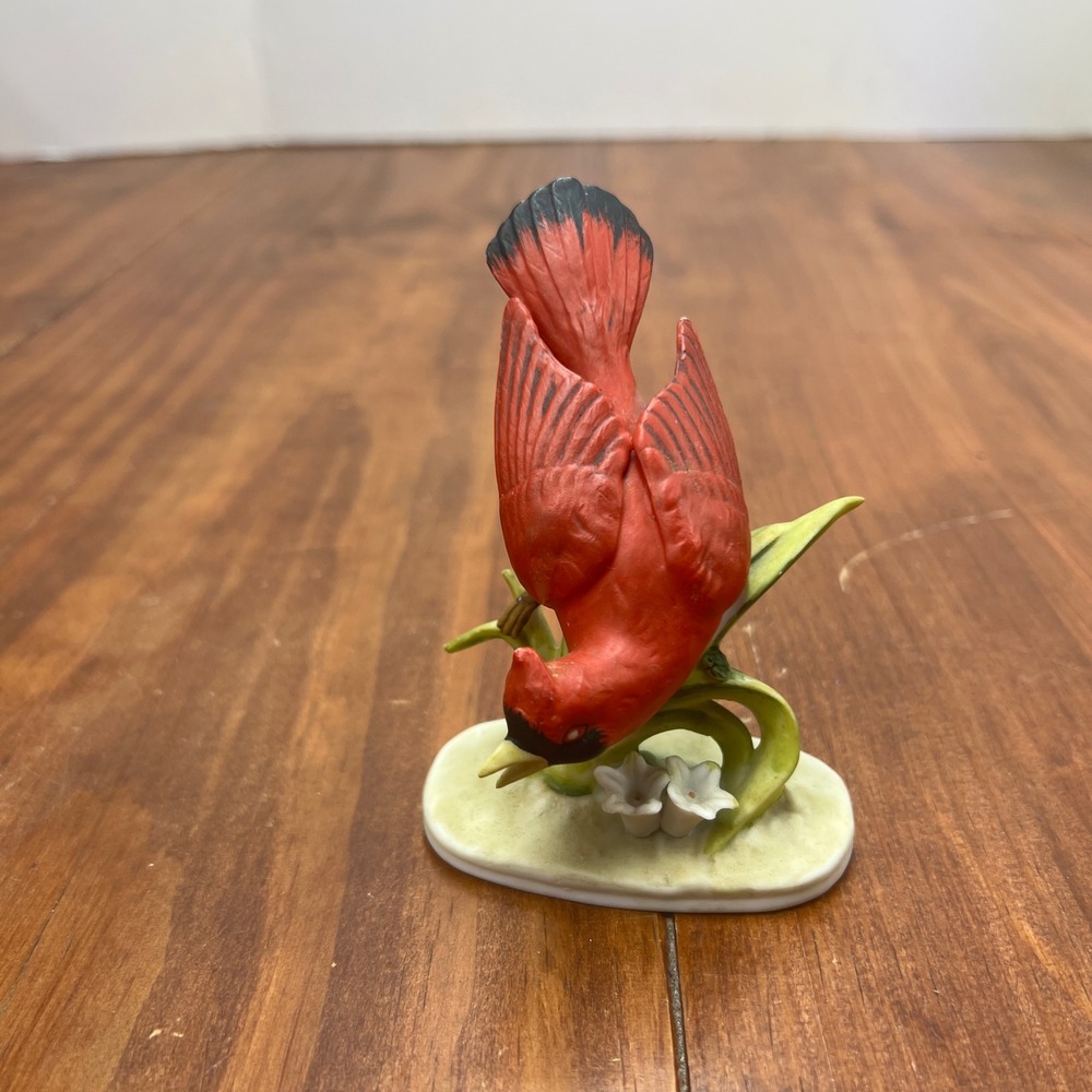 Vintage Lefton China Cardinal Head Down Porcelain Bird Figurine KW464 Red